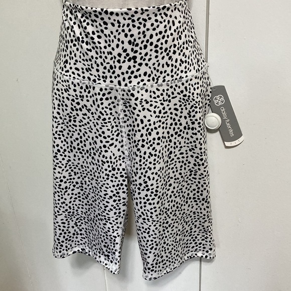 DAISY FUENTES Ultra High Waist Cheetah Leopard Print Bike Shorts Black White XL - Picture 4 of 11